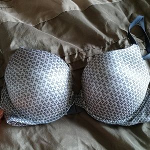 Victoria secret t-shirt bra